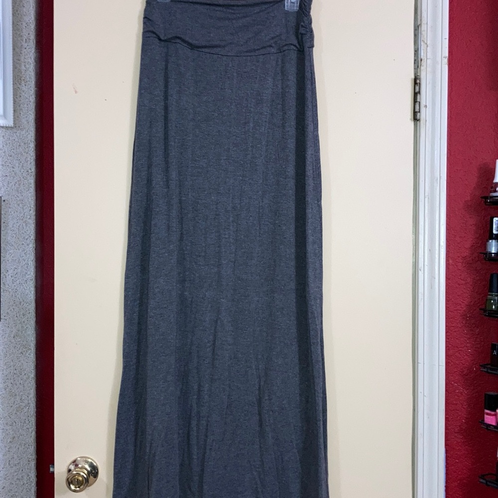 Maxi dress or long skirt if you’re tall.